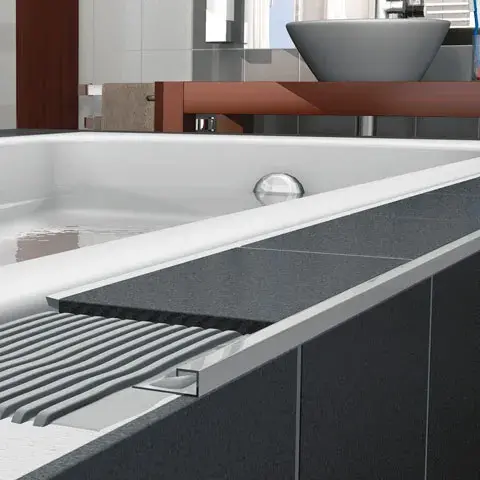 Produktbild av Kakellist kvadrat alu. Silvereloxerad blank 9 mm 2,5 m